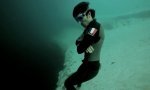 Funny Video : Underwater-Basejump