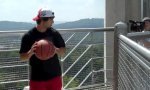 Lustiges Video : Weitester Basketball-Wurf der Geschichte?