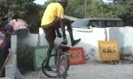Lustiges Video : Afrikanischer Fahrradtanz
