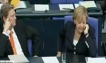 Lustiges Video : Trittin spricht über Westerwelle. Merkel reagiert!