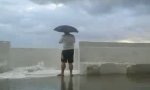 Lustiges Video : Der dicke Mann und das Meer