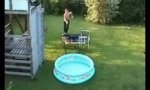 Funny Video : Sprünge in kleine Becken