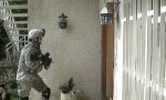 Lustiges Video : Soldatin vs Tür