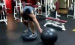 Funny Video : Fitness-Studio: Übungen fürs Gesicht