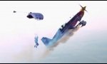 Lustiges Video : Flugzeug vs. Fallschirmspringer