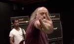 Lustiges Video : Bill Baileys Nachricht für Metallica