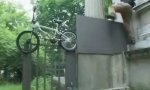 Lustiges Video : BMX Bike Trick No. 102-104: Weird Bavarian