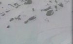 Movie : Snowboarder vs avalanche