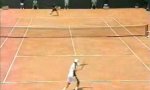 Lustiges Video - Verdammt harter Tennisaufschlag