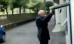 Funny Video : Opa beim Einparken