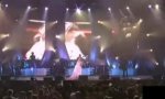 Funny Video : Kelly Clarkson hardcore