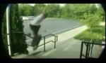 Funny Video : Skate-Trick No. 115: Supernutgrind-Frontflip
