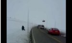 Lustiges Video : Snowkiteüberflug