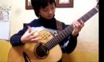 Funny Video : Kleiner Gitarrenprofi
