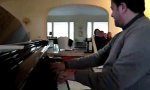 Funny Video : Opus Nokia am Piano frei interpretiert