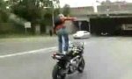 Movie : Dummer Biker