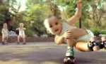 Lustiges Video : Baby Rollschuh Gang