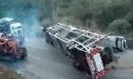 Lustiges Video : Truck aufrichten, so macht mans nicht