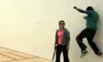 Lustiges Video - Squash Tanzüberfall