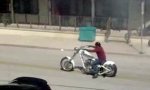 Funny Video : Harley Traffic Lights Poser