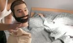 Lustiges Video : Der Fremde im Bett