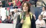 Lustiges Video : Weiblicher Reporter und Fußball - Das passt nicht