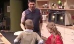 Funny Video : Tim Mälzer - The best Tomatosauce