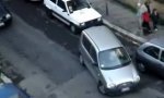Funny Video : Frau beim Einparken