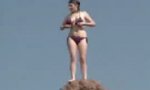 Lustiges Video : Weiblicher 10m Bauchklatscher